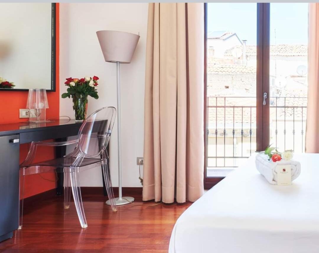 La Chicca Palace Hotel Милаццо Экстерьер фото